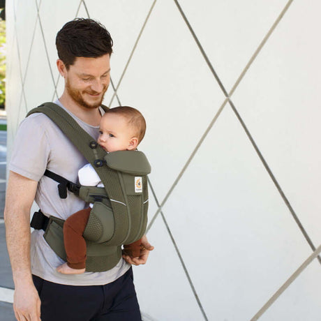 Shop Ergobaby Ergobaby Omni Breeze - Olive Green at Babymaxi